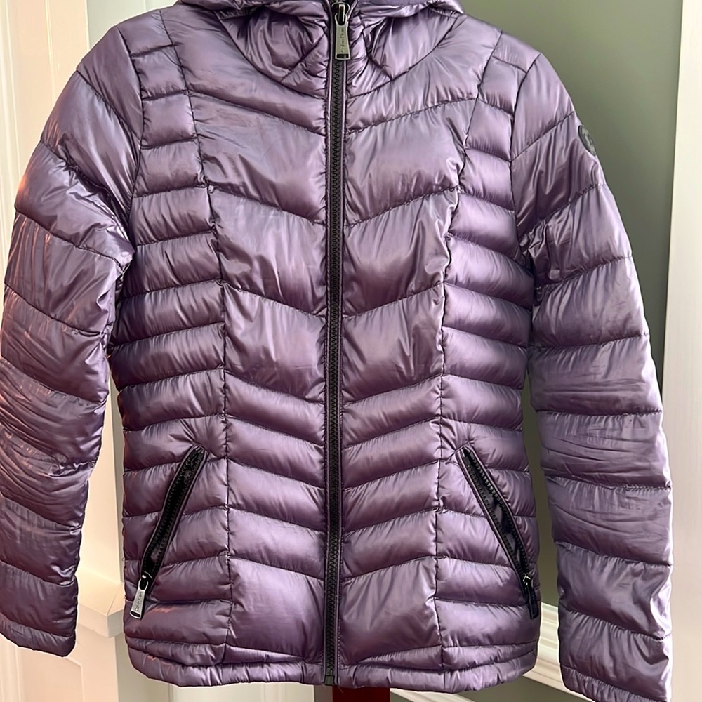 Calvin Klein packable lightweight premium down jacket w hood and lots of pockets